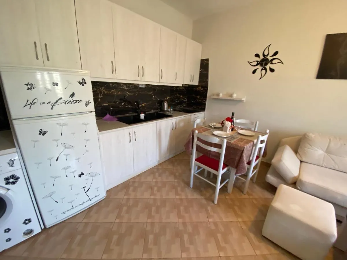 Full Moon Apartments Ksamil