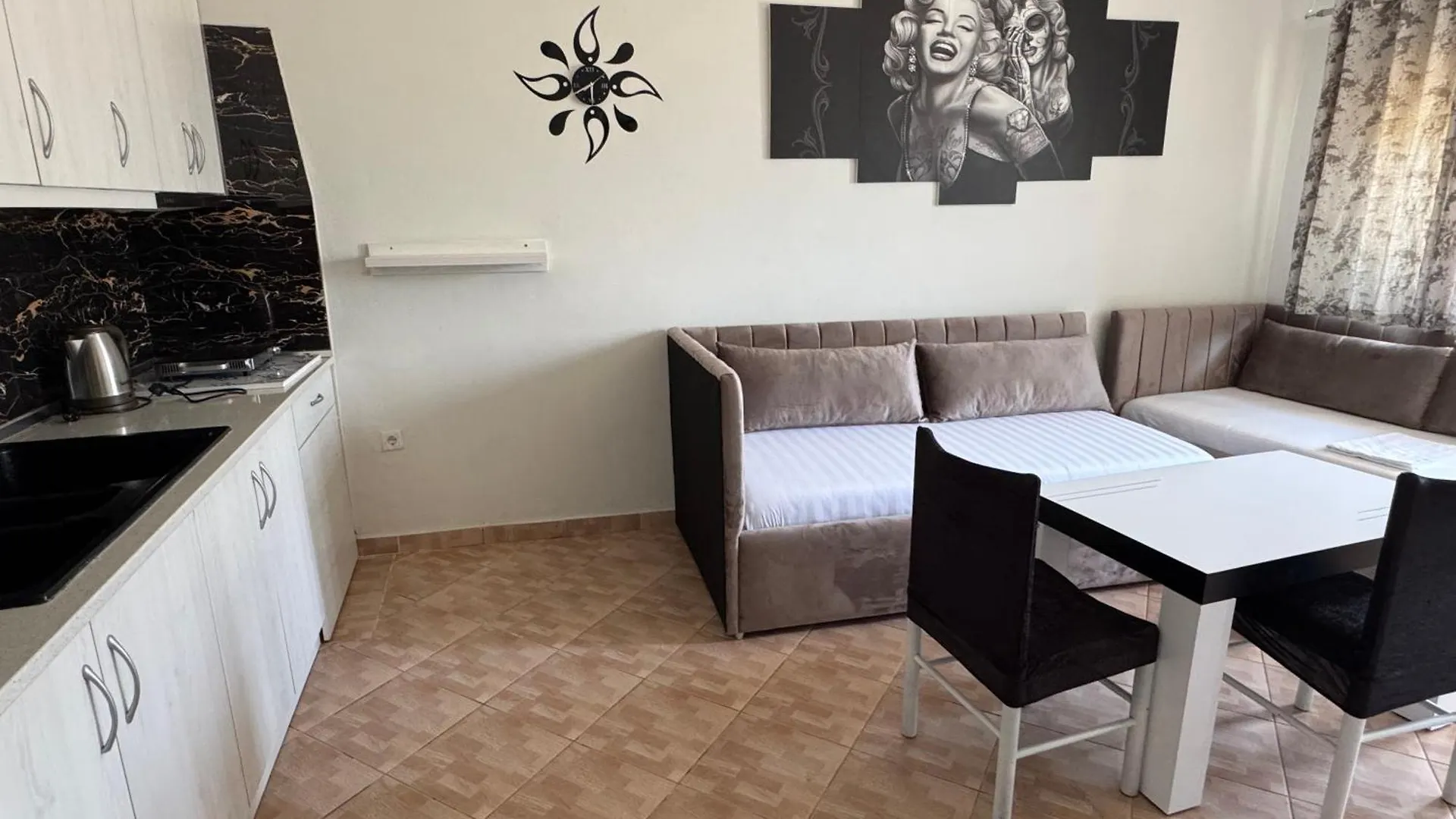 Full Moon Apartments Ksamil