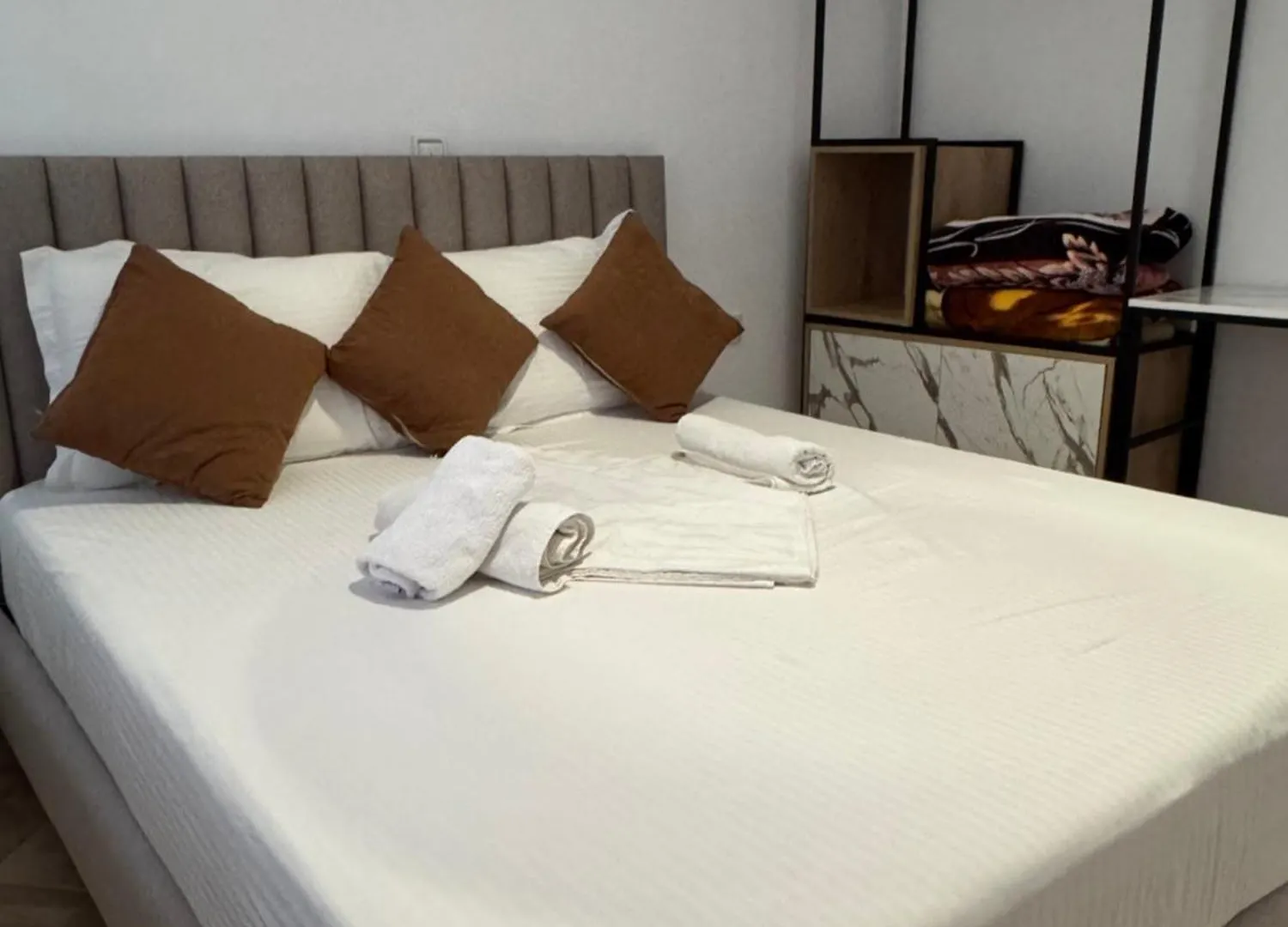 Full Moon Apartments Ksamil
