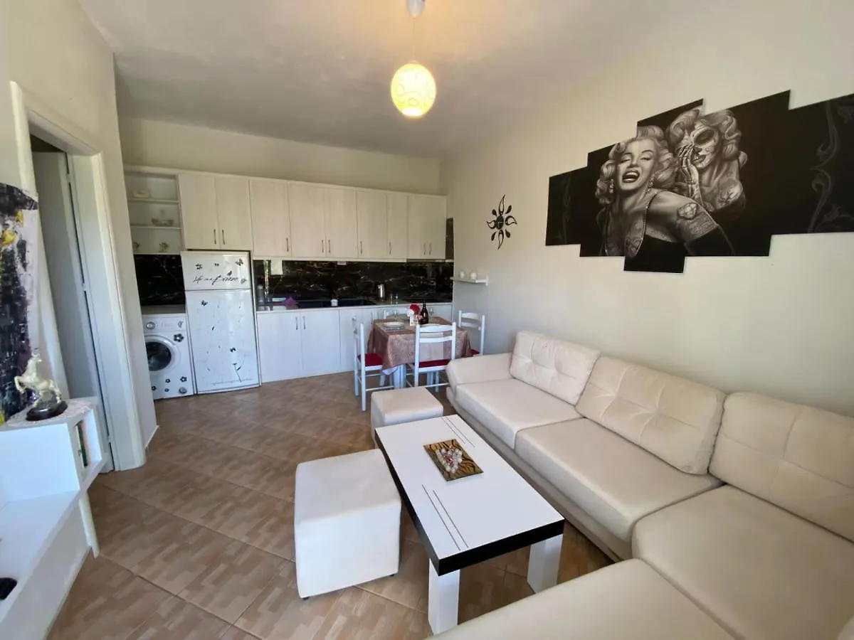 Full Moon Apartments كساميل 0*,