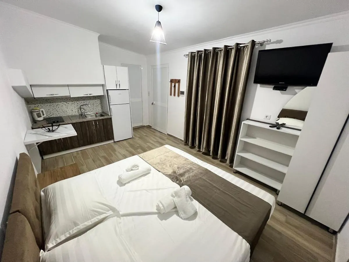Full Moon Apartments كساميل 0*,  ألبانيا
