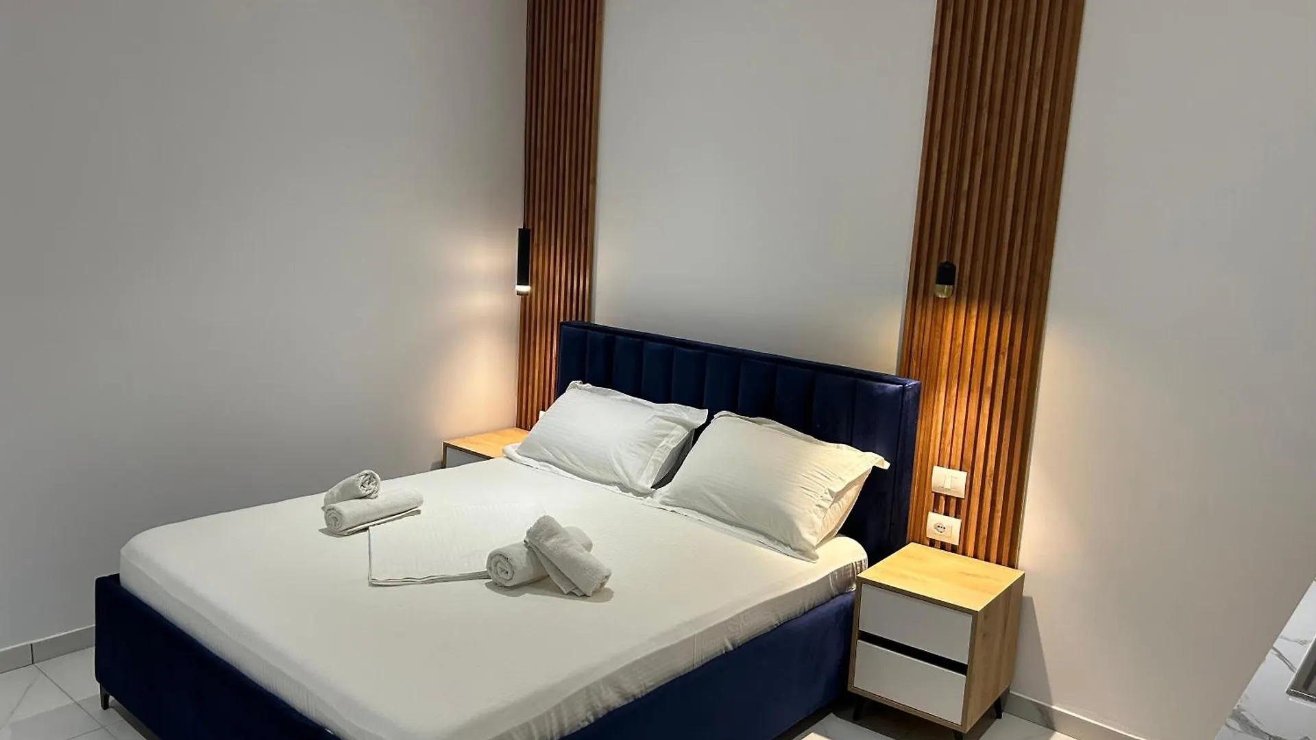 Full Moon Apartments كساميل ألبانيا